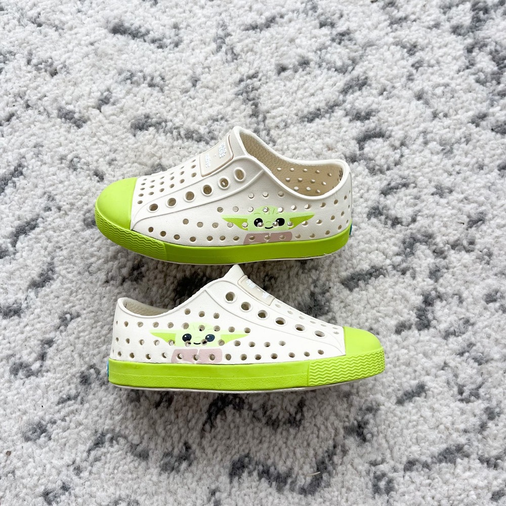 DISNEY NATIVE Star Wars The Mandalorian Kids Grogu Baby Yoda Shoes Size 6C